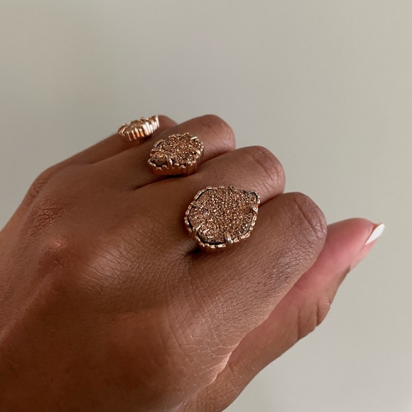 Kendra Scott Ring Naomi Ring Rose Gold - Picture 1 of 4